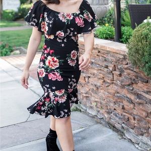 LulaRoe CiCi Dress Size Medium NWT Black/Floral Velvety Material 😍